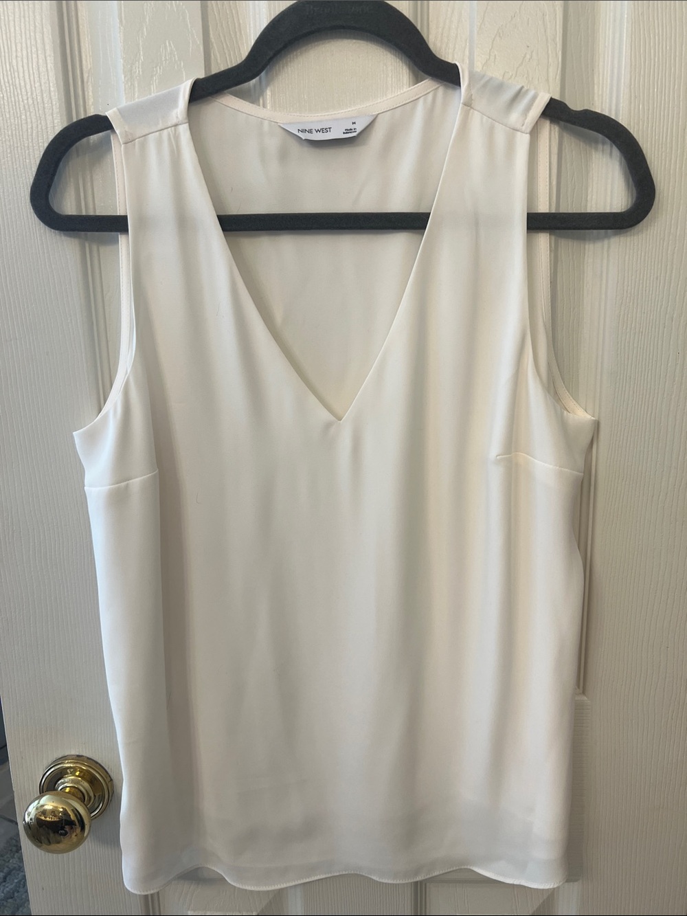 Nine West Cream V-Neck Sleeveless Camisole